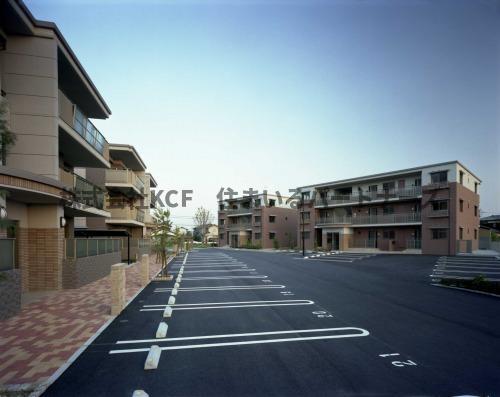 駐車場　駐車場に車を止められます