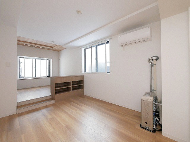 居室・リビング　◆お洒落なスキップフロアで使いやすい間取り！◆1坪以上バス！