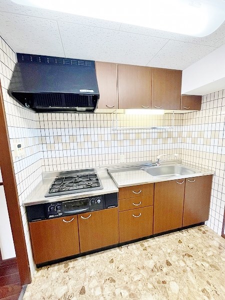 キッチン　★システムキッチングリル付き/３口コンロ★