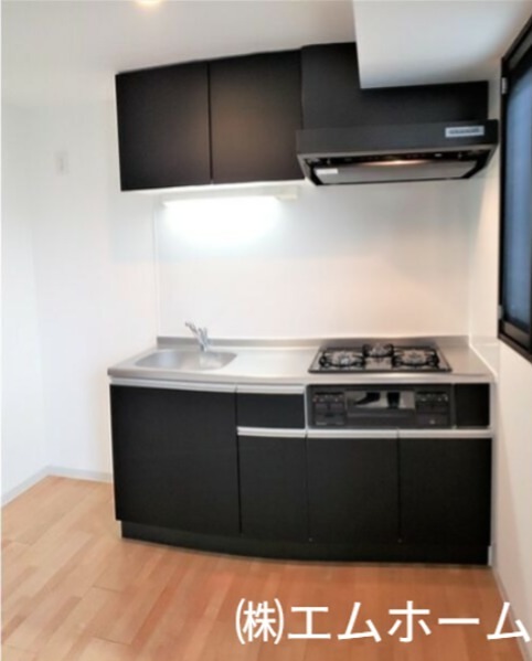 キッチン　システムキッチン　3口ガスコンロ　グリル付