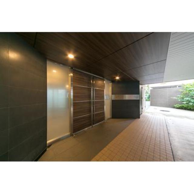 エントランス　ゆとりのあるエントランスです