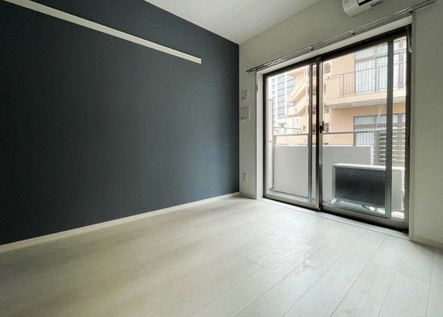 居室・リビング　こちらのリビングで趣味の時間をお楽しみください♪