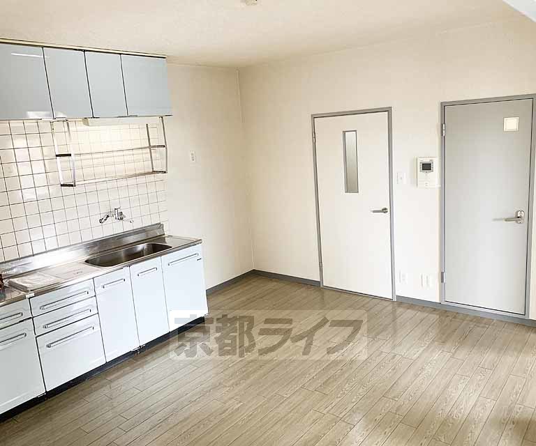 居室・リビング　阪急西京極駅徒歩４分