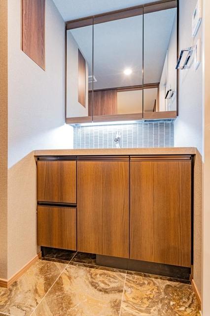 洗面設備　※写真は同タイプ住戸です。