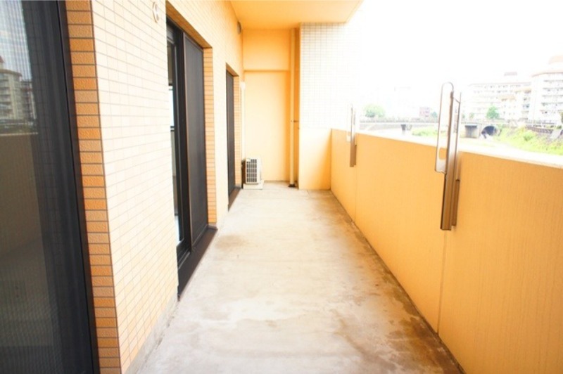 バルコニー　図面と現状に相違がある場合には現状を優先