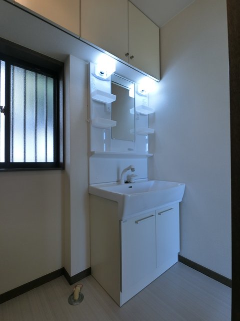 洗面設備　別部屋参考画像。現況優先。