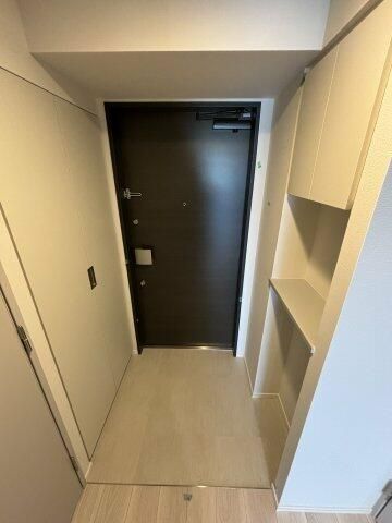 玄関　写真は同タイプ住居です