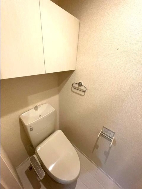 トイレ　温水洗浄暖房便座付き