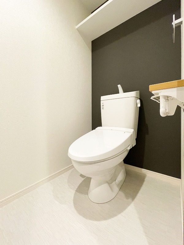 トイレ　嬉しい温水洗浄便座機能付き