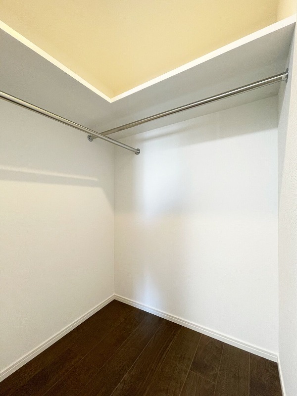 収納　かさばりやすいお洋服もたっぷり収納可能です