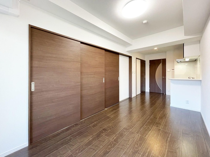 居室・リビング　広々リビングでゆっくりお過ごしいただけます