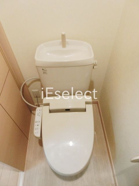 トイレ　温水洗浄機能付きトイレ