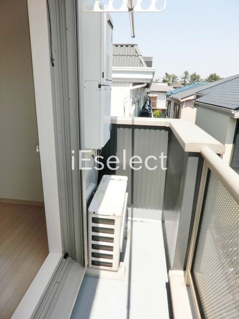 バルコニー　お洗濯物も干せるバルコニー