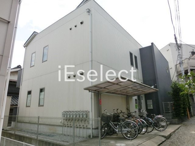 建物外観　２トンカラーのオシャレな外観ですね