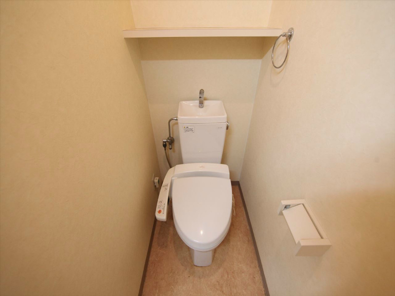 トイレ　温水洗浄便座付トイレ