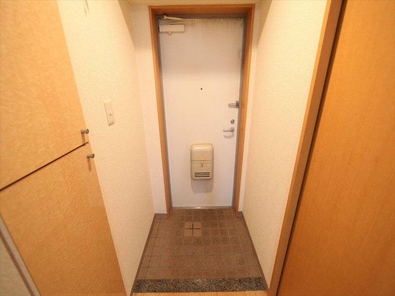 玄関　玄関　シューズボックス付