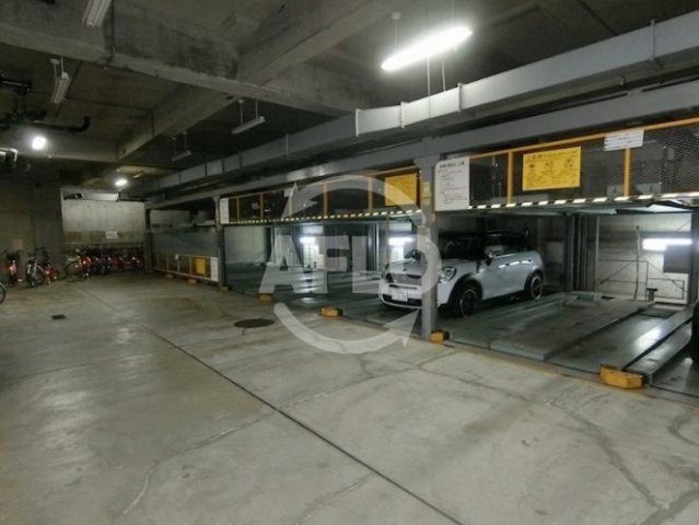 駐車場　シャトー南船場　駐車場