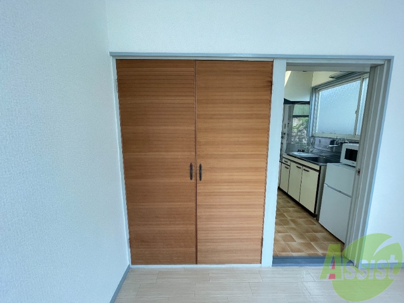 収納　収納はこちらのスペースをご利用下さい。中の様子が気になります