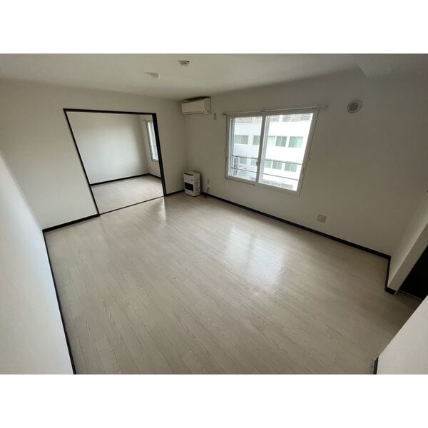 居室・リビング　ゆったりとした居間です