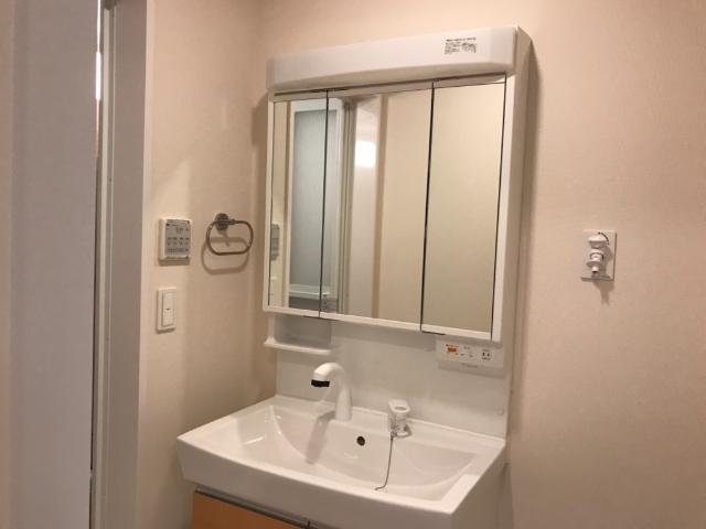 洗面設備　洗髪洗面化粧台