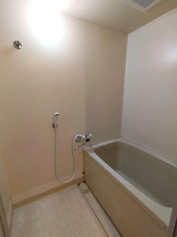 バス・シャワールーム　お風呂で日々の疲れを落としましょう