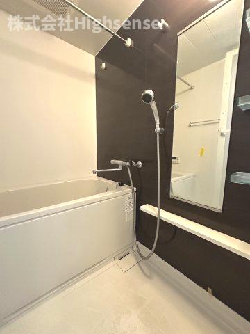 バス・シャワールーム　コンパクトで使いやすいお風呂です