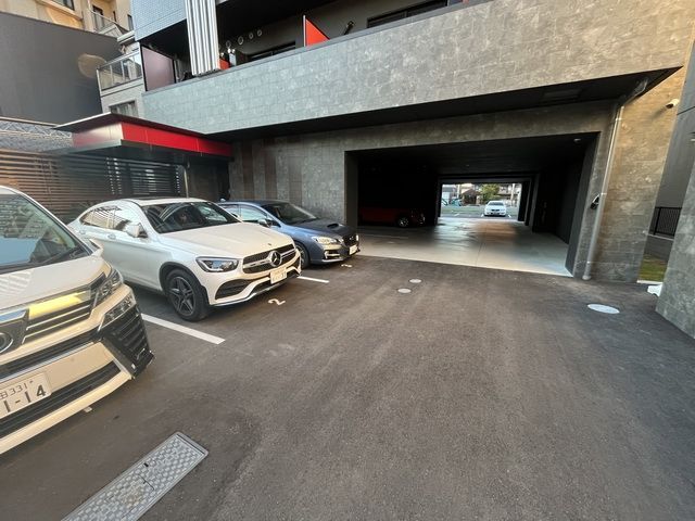 駐車場　駐車場