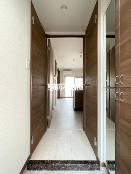 玄関　※同マンション別部屋