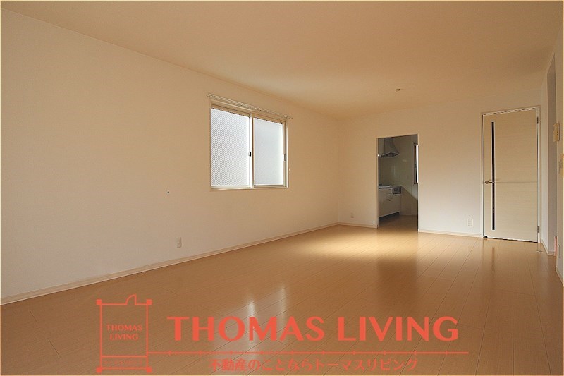 居室・リビング　18.5帖のＬＤＫで家具の配置も余裕があります。