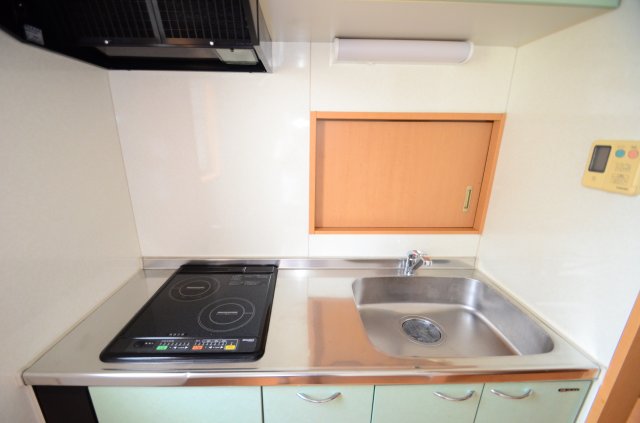 キッチン　コンパクトなキッチンで掃除もラクラク