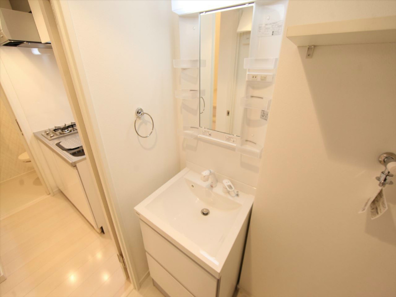 洗面設備　脱衣所　独立洗面台（シャンプードレッサー）洗濯機用意できます