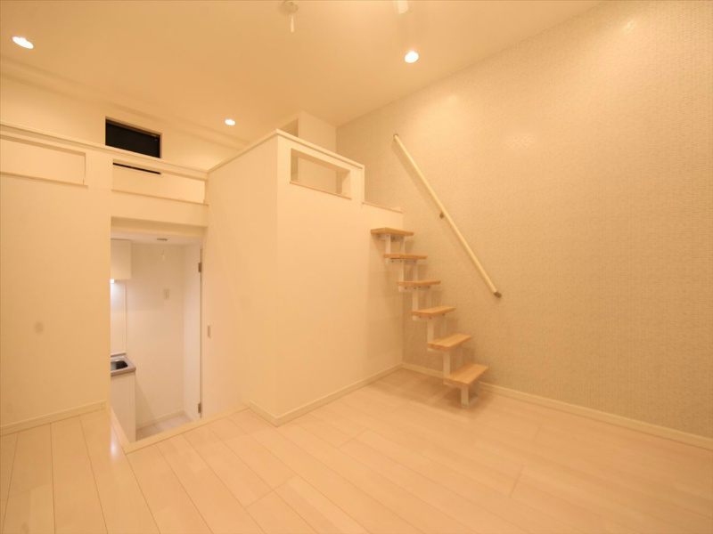 居室・リビング　洋室6帖　上段ロフト4.9帖（収納でもお部屋でも使えます）