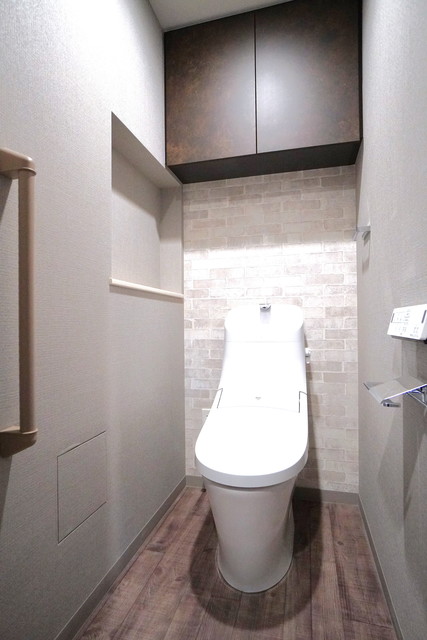 トイレ　※写真は同タイプ住戸です。