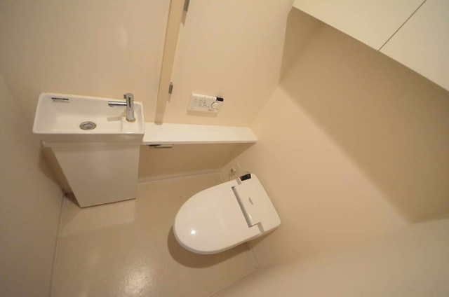 トイレ　★シャワートイレ★