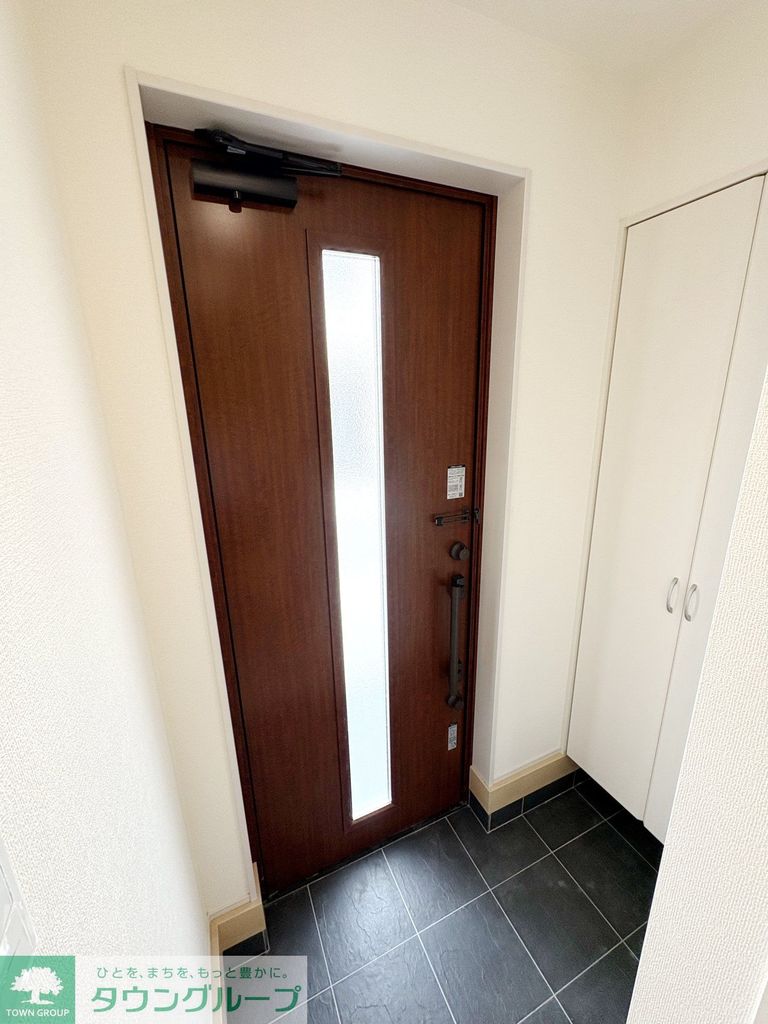 玄関　同施工会社のイメージ写真になります。