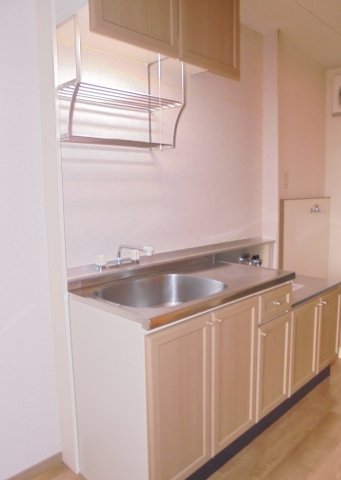 キッチン　吊戸棚付き