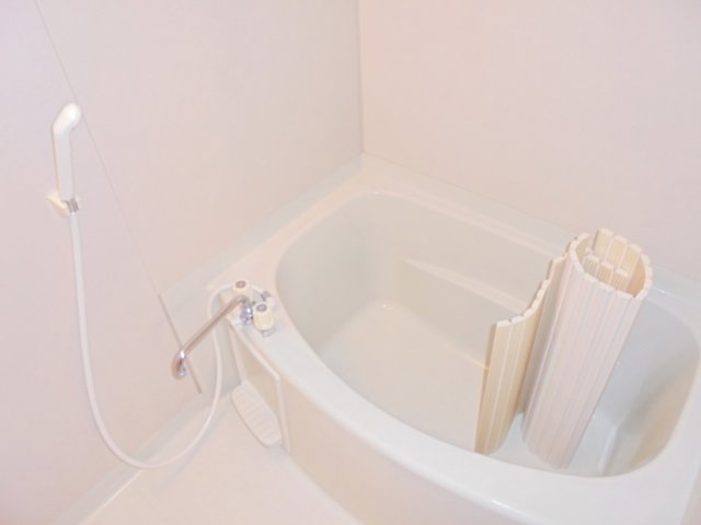 バス・シャワールーム　シャワー付き