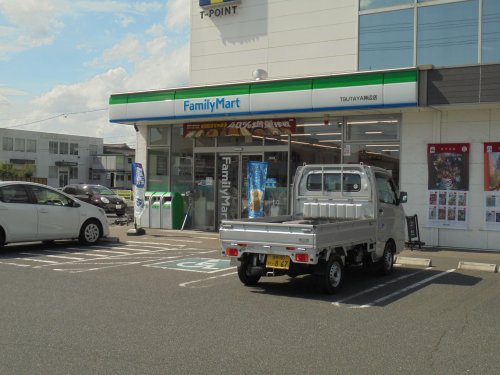 コンビニ　ファミリーマート 神辺町新徳田店（コンビニ）まで530m