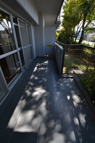バルコニー　同物件、別号室の参考写真です。