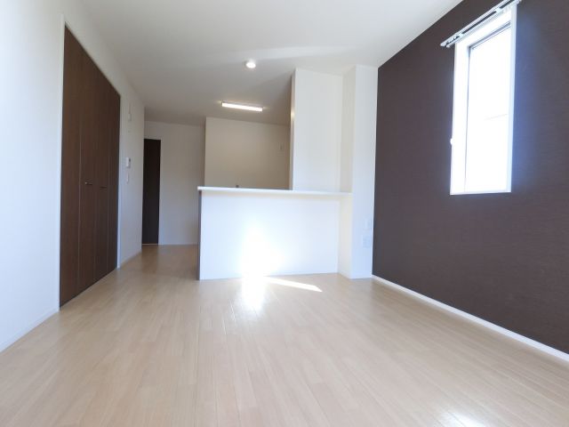 居室・リビング　※類似写真になります、側窓はありません