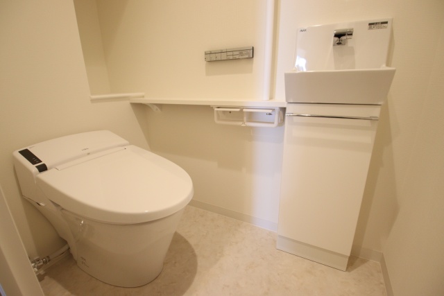トイレ　※別室の参考写真の為、現況優先です。