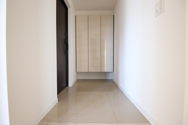 玄関　※別室の参考写真の為、現況優先です。