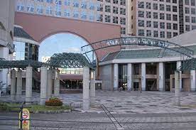 ショッピングセンター　天王洲シーフォートスクエア（ショッピングセンター）まで359m