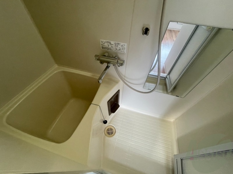 バス・シャワールーム　お風呂になります。一日の疲れを癒してくださいね。