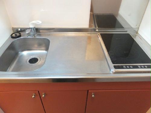 キッチン　広めのキッチン電気コンロはラジエントの２口タイプ