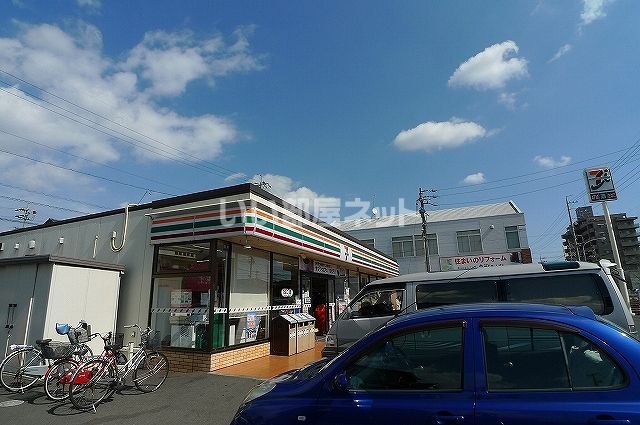 コンビニ　セブンイレブン藤枝前島店（コンビニ）まで366m