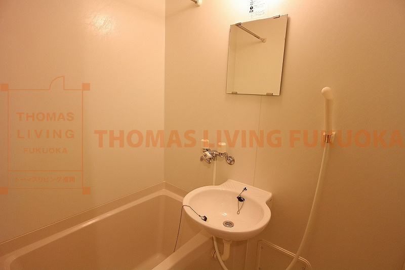 バス・シャワールーム　写真は同型物件です。