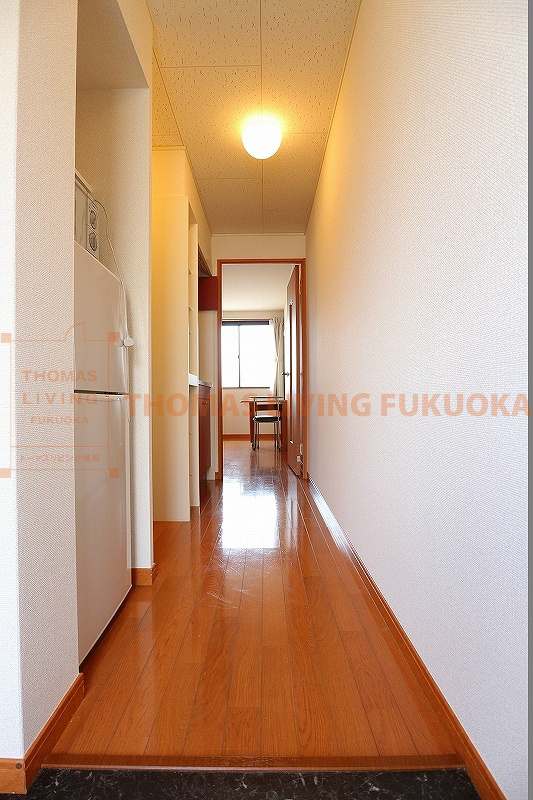 玄関　写真は同型物件です。