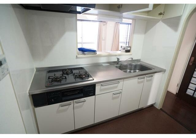 キッチン　広々使える快適な調理スペースです♪