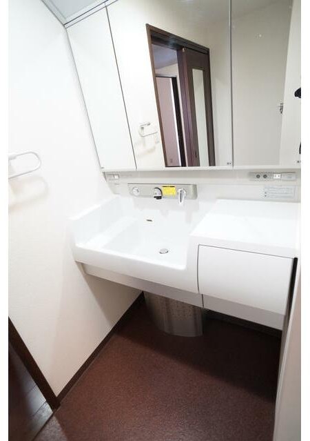 洗面設備　身支度に欠かせない独立洗面台♪